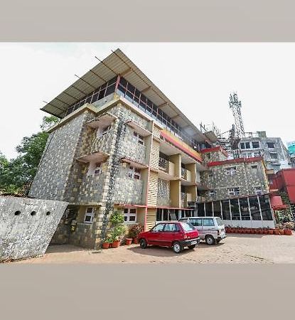 Hotel Caveri Madikeri Esterno foto