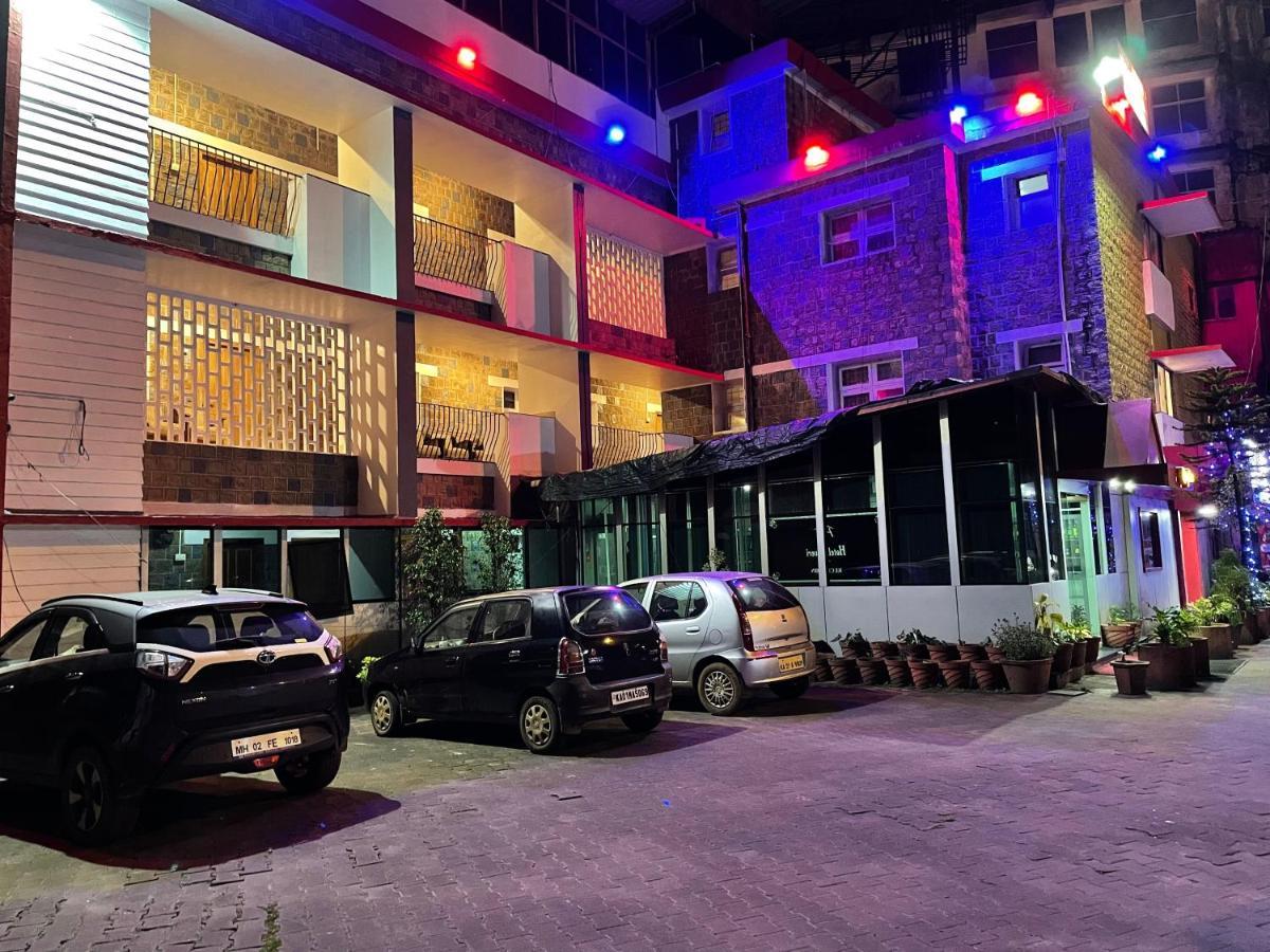 Hotel Caveri Madikeri Esterno foto