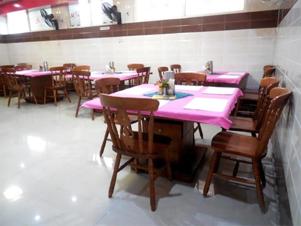 Hotel Caveri Madikeri Esterno foto